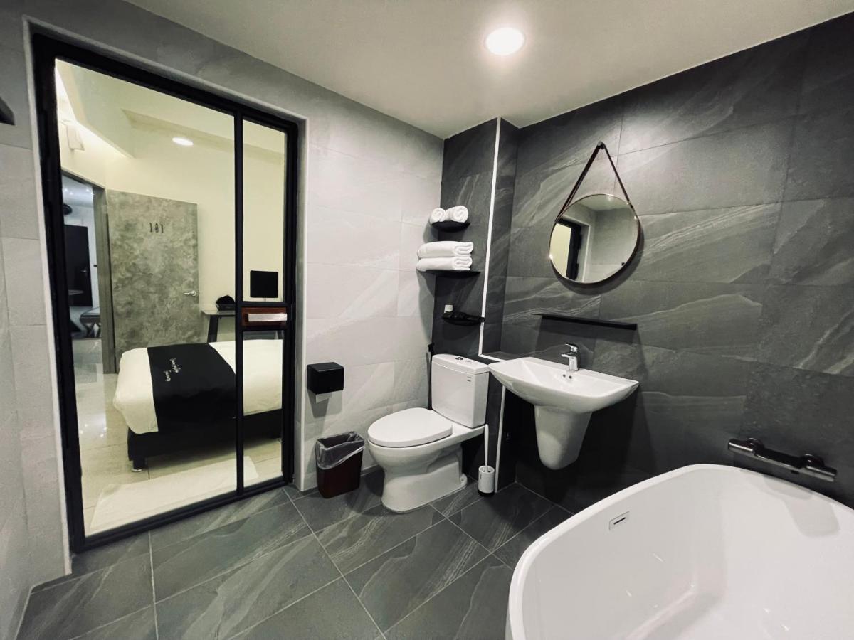Six Seasons Inn - Qian He Tainan Exterior photo
